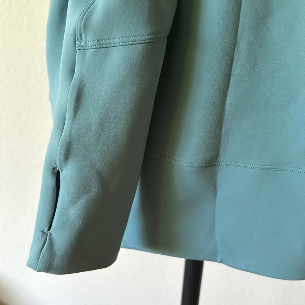 Lululemon sz M Run To Reset 1/2 zip in Aqua smoke great pre owned condition - Picture 10 of 16